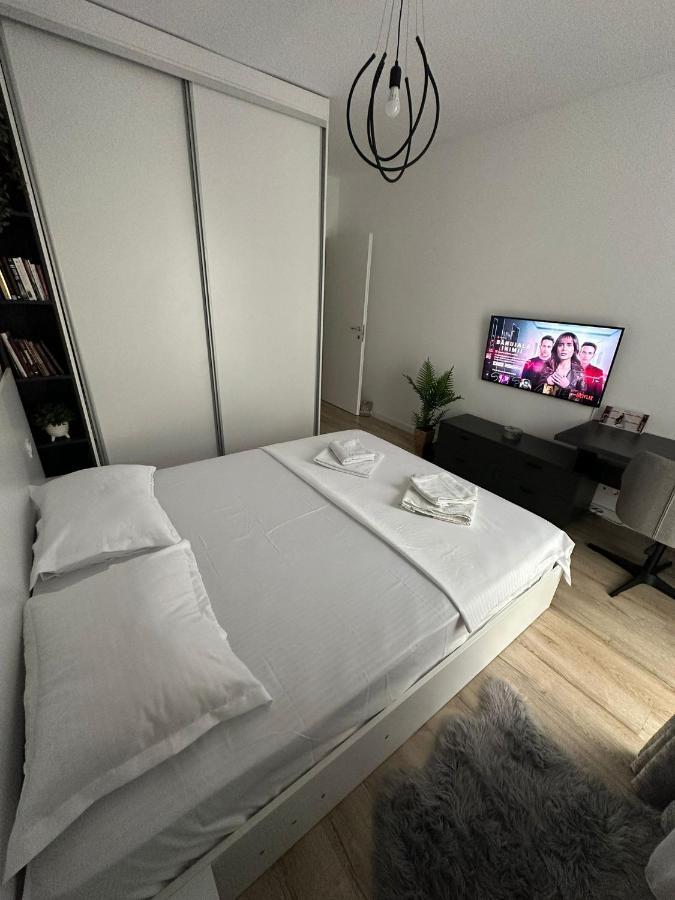 Citta Luxury Apartment 75 Бухарест Экстерьер фото